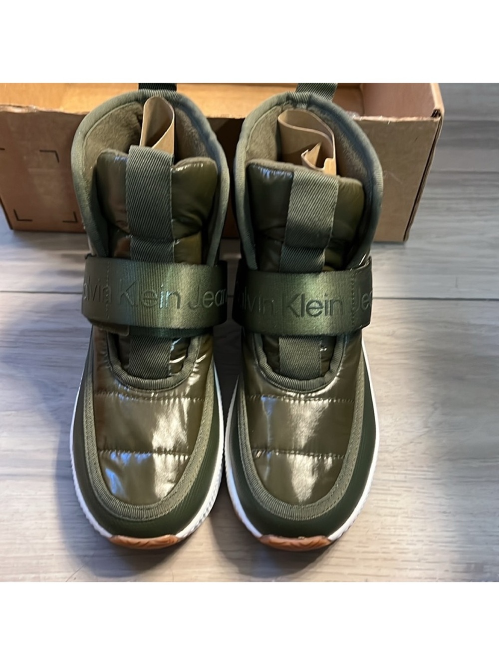Womens Olive Green Puffer Snow Boot with White & Orange Sole